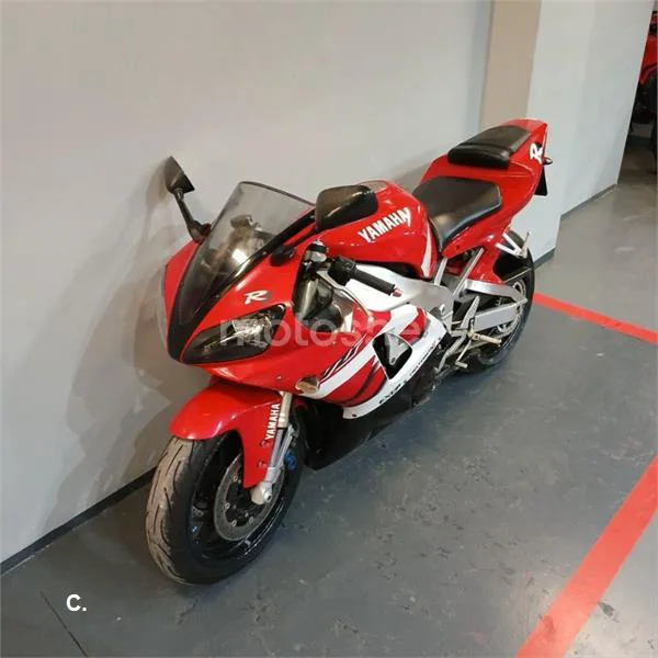 Yamaha R1 – Vista 17