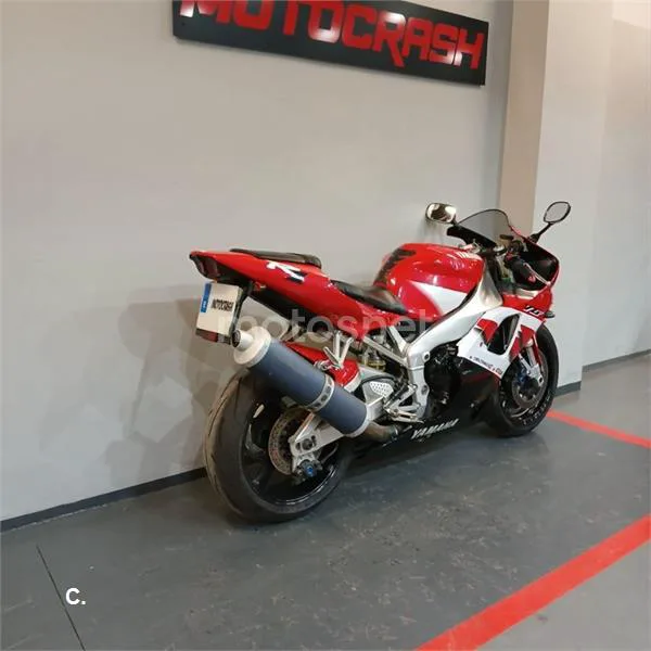 Yamaha R1 – Vista 3