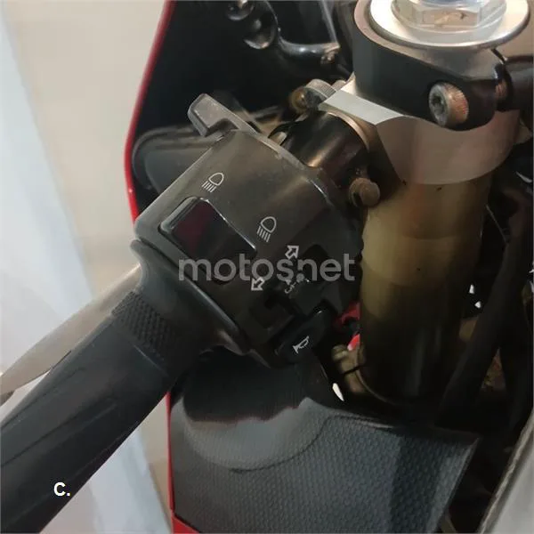 Yamaha R1 – Vista 8