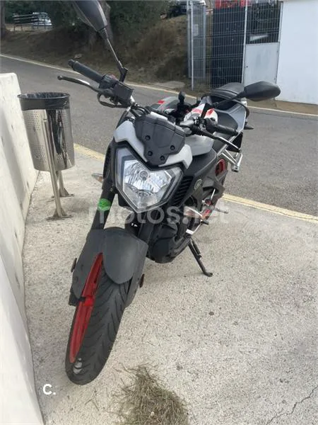 Yamaha MT-125 – Vista 2