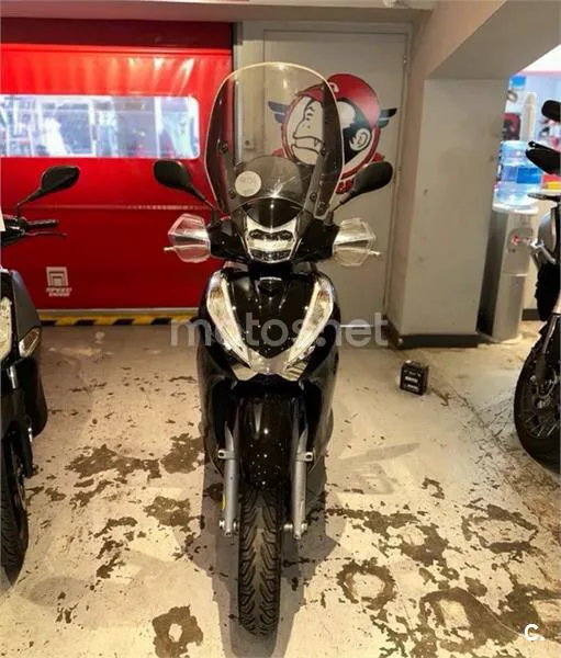 Honda SH300i – Vista 2