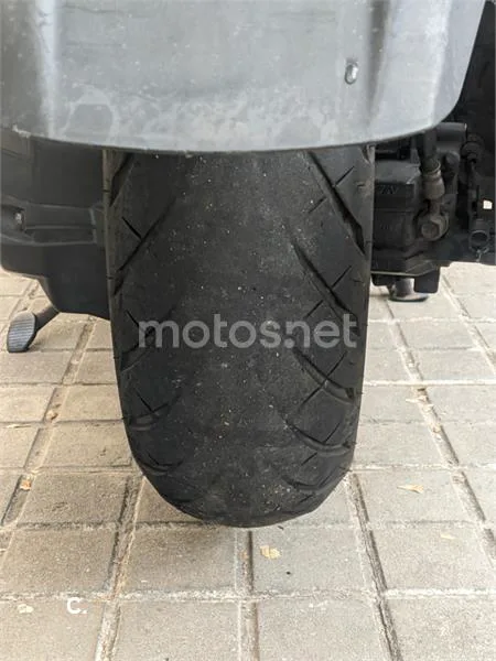 Suzuki Burgman 400 – Vista 2