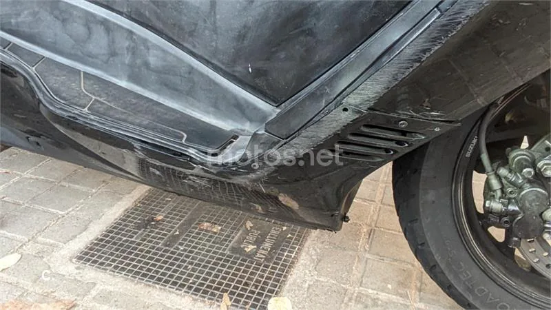 Suzuki Burgman 400 – Vista 12