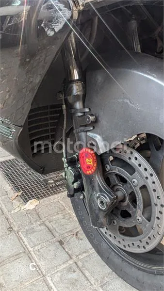 Suzuki Burgman 400 – Vista 6