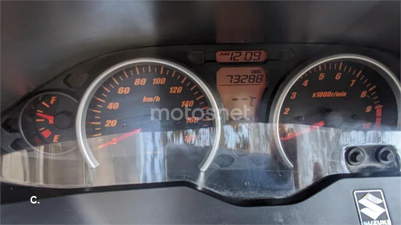 Suzuki Burgman 400 – Vista 8