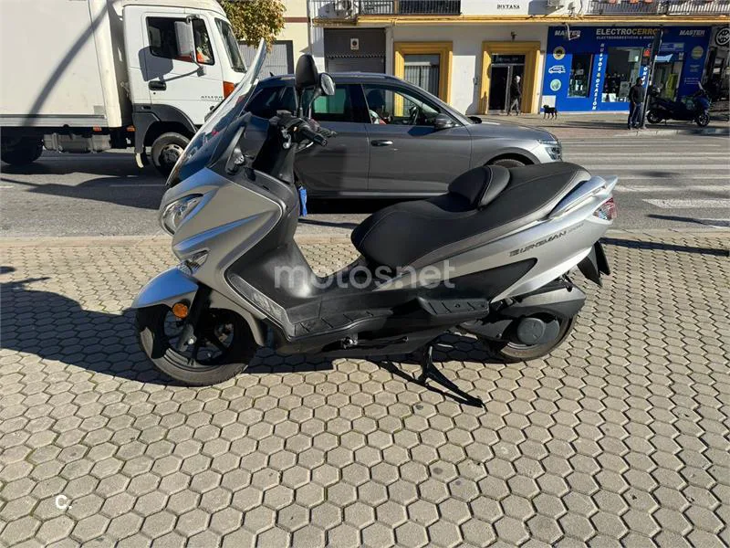 Suzuki Burgman 200 2300 € 2017 Sevilla - 1