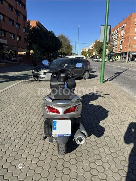 Suzuki Burgman 200 – Vista 3
