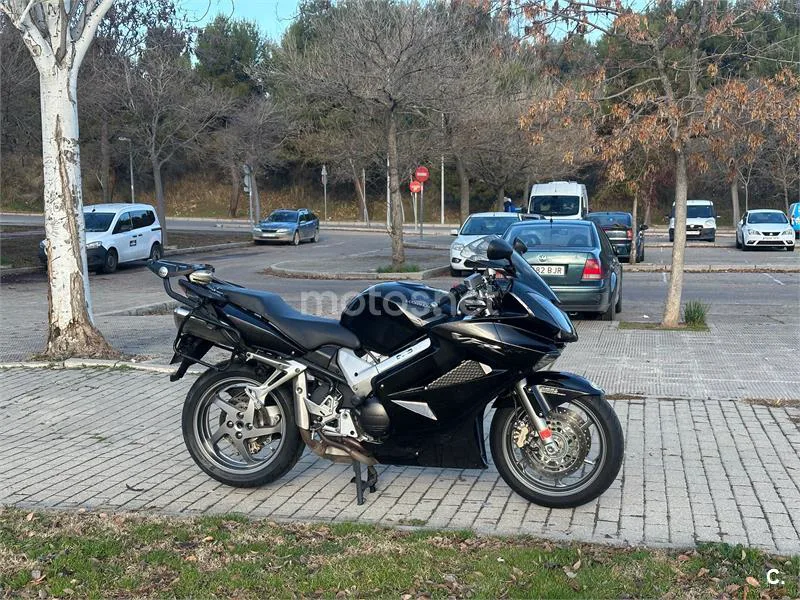 Honda VFR 800 FI – Vista 2