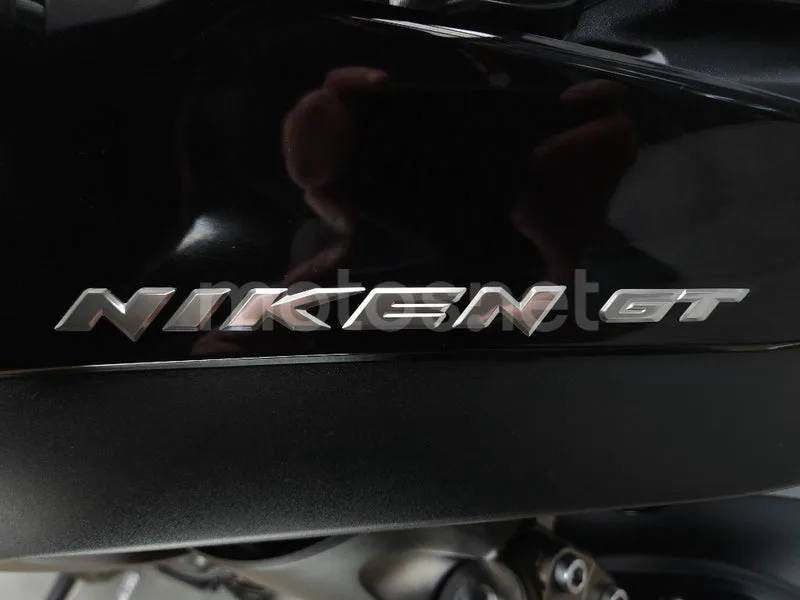 Yamaha Niken – Vista 12