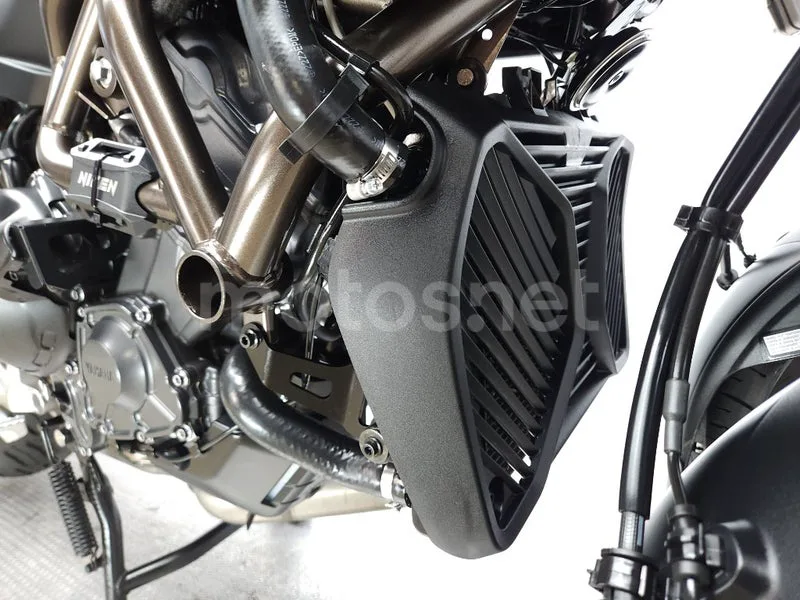 Yamaha Niken – Vista 15