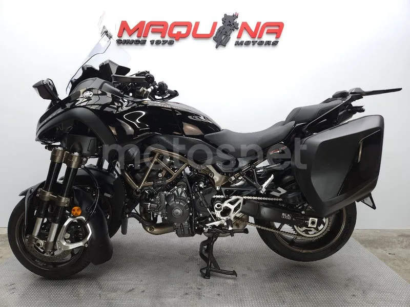 Yamaha Niken – Vista 19