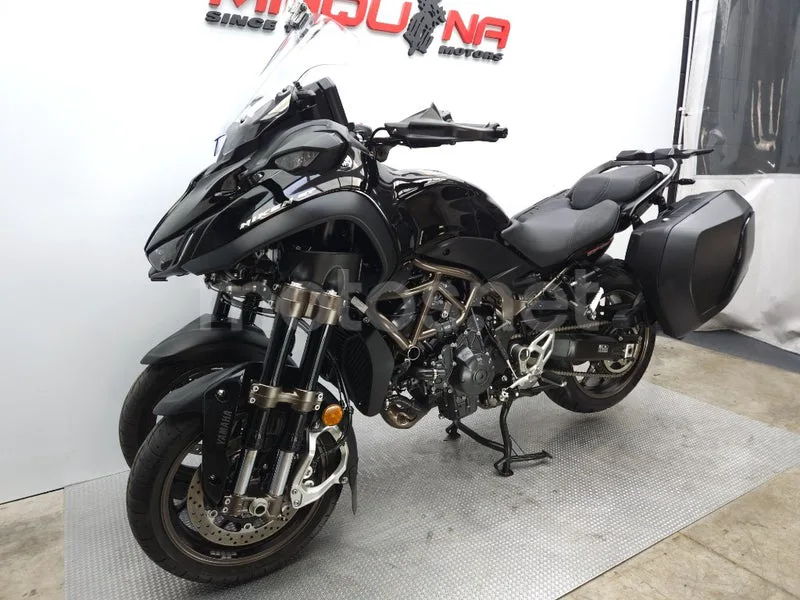 Yamaha Niken – Vista 20