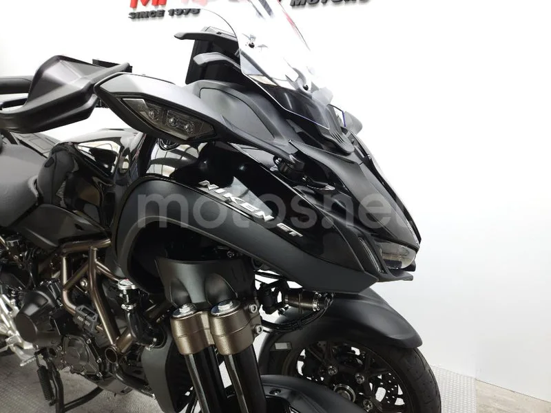 Yamaha Niken – Vista 3