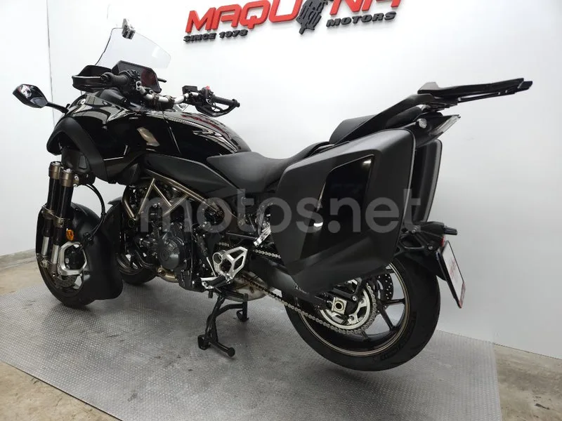 Yamaha Niken – Vista 22