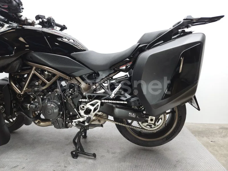 Yamaha Niken – Vista 23