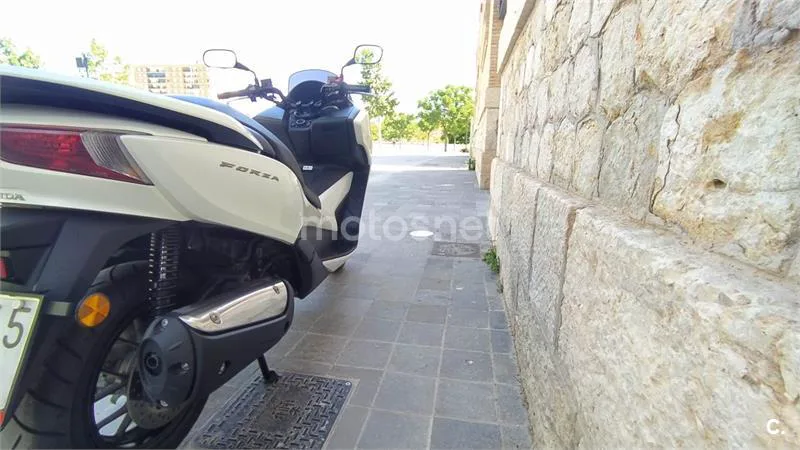 Honda NSS 300 Forza – Vista 3