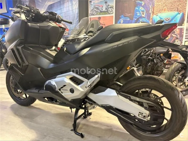 Honda Forza 750 – Vista 4