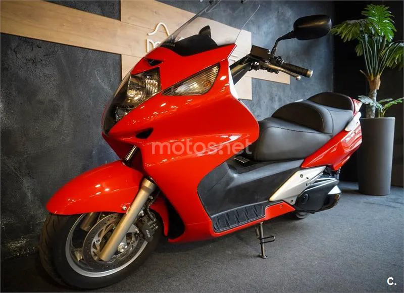 Honda Silver Wing 600 – Vista 10