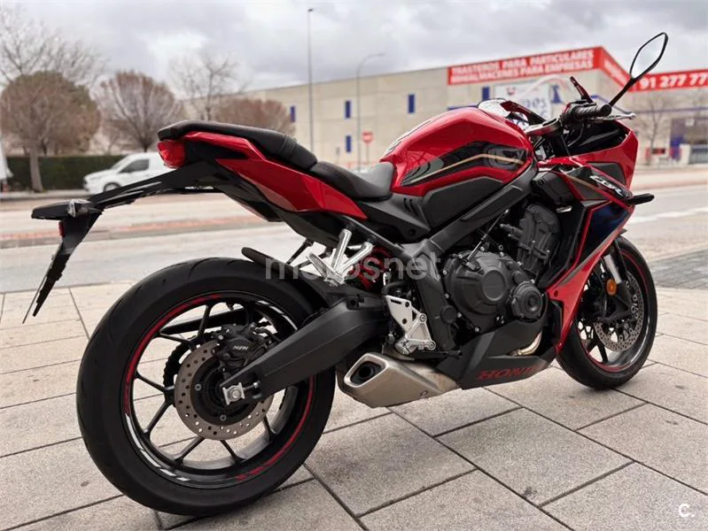 Honda CBR 650 R – Vista 11