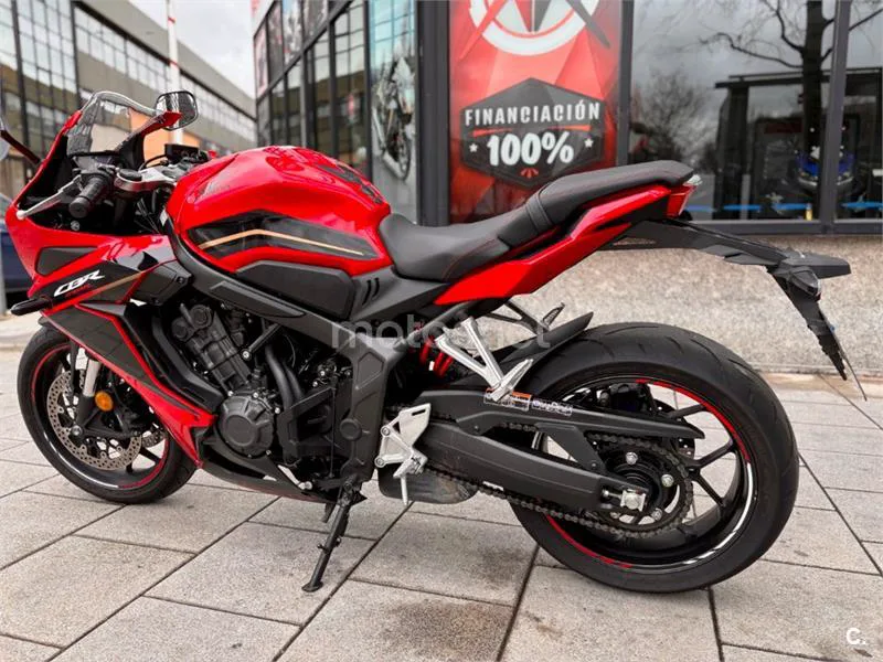 Honda CBR 650 R – Vista 12