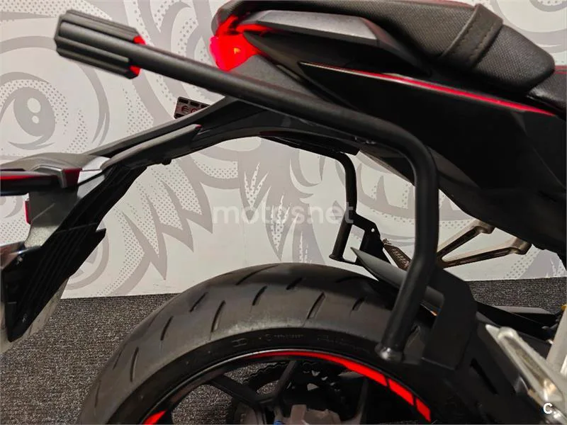 Honda CBR 650 R – Vista 13