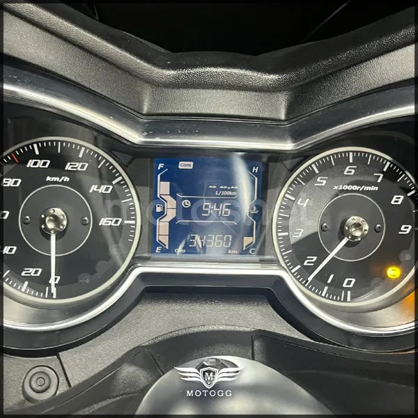 Yamaha XMAX 300 – Vista 9
