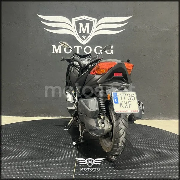 Yamaha XMAX 300 – Vista 10