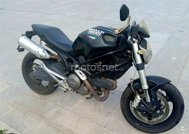 Ducati Monster 696 – Vista 3