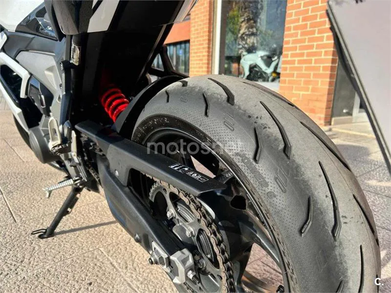 Triumph Daytona 660 – Vista 11