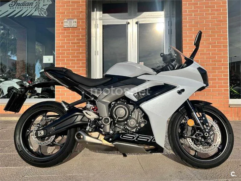 Triumph Daytona 660 – Vista 17