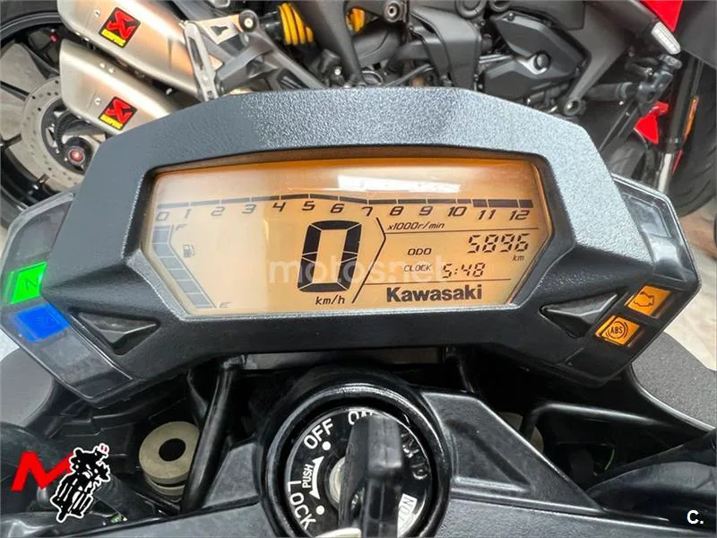 Kawasaki Z125 – Vista 8
