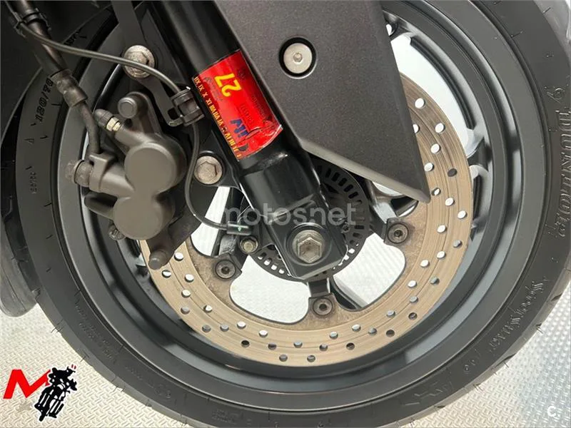 Yamaha XMAX 300 – Vista 6