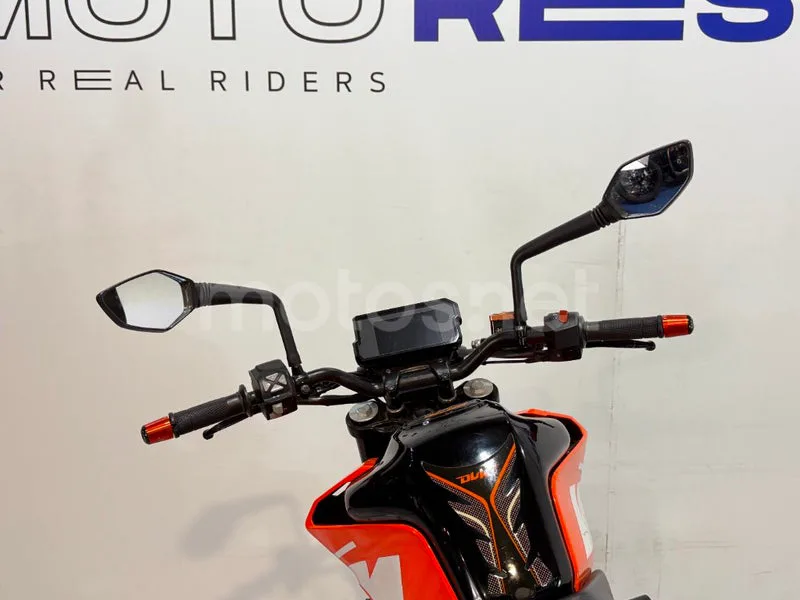 KTM 125 – Vista 11