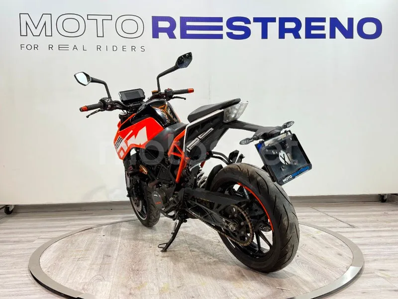 KTM 125 – Vista 3