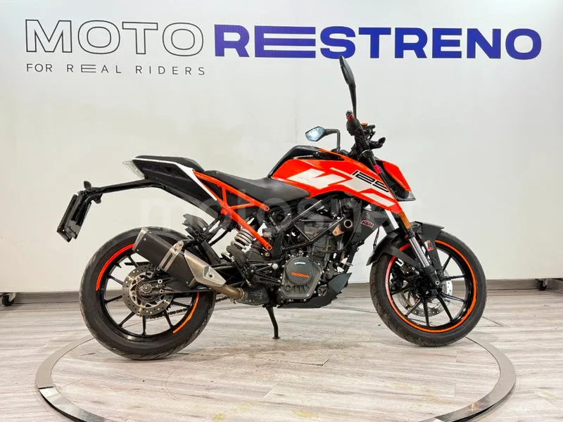 KTM 125 – Vista 7