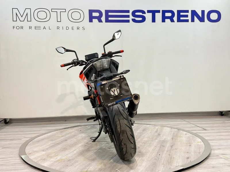 KTM 125 – Vista 9