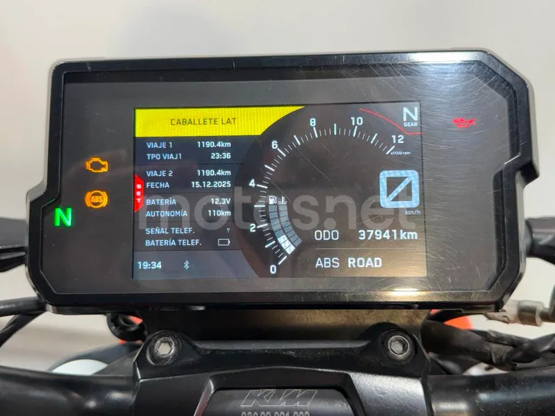 KTM 125 – Vista 10