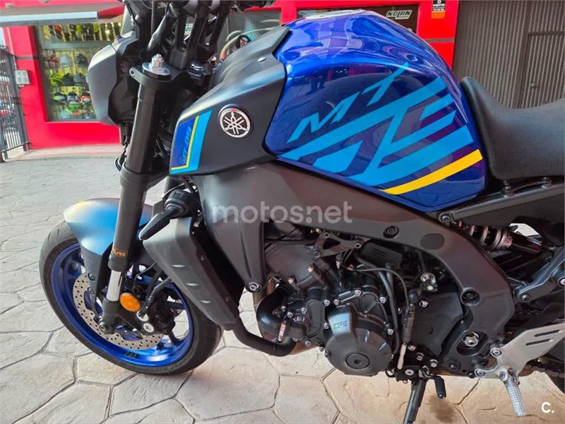 Yamaha MT-09 – Vista 11