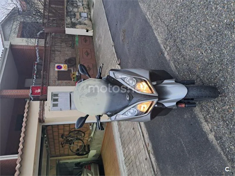 Kymco Super Dink 300i – Vista 4