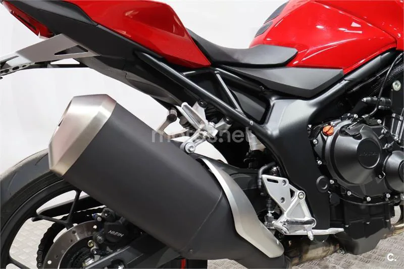 Honda CB 1000 Hornet – Vista 15