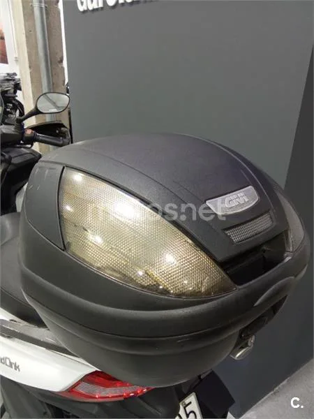 Kymco Grand Dink 300 – Vista 4