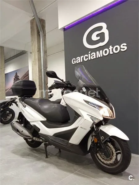 Kymco Grand Dink 300 – Vista 6
