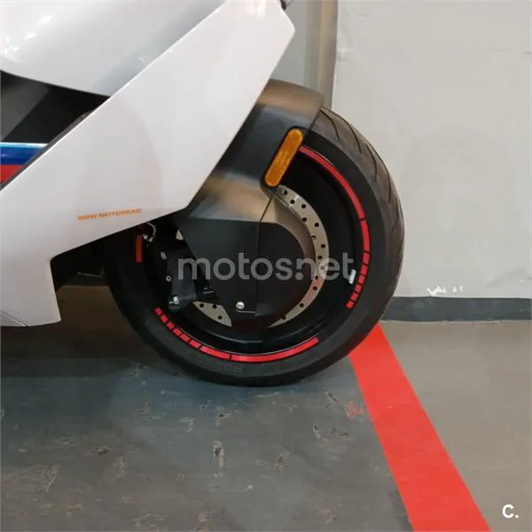BMW CE 04 – Vista 12