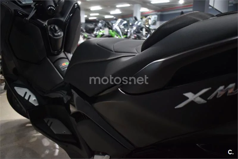 Yamaha XMAX 300 – Vista 7