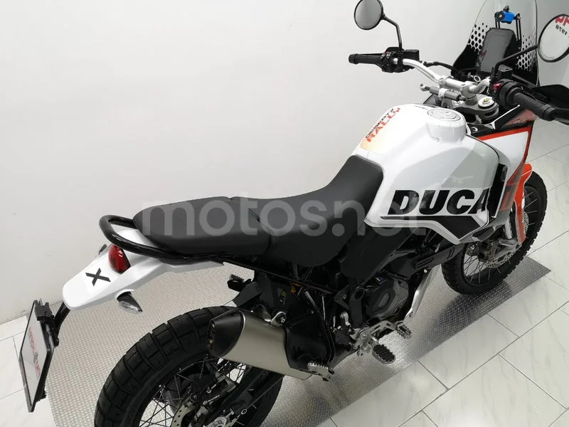 Ducati DesertX – Vista 4