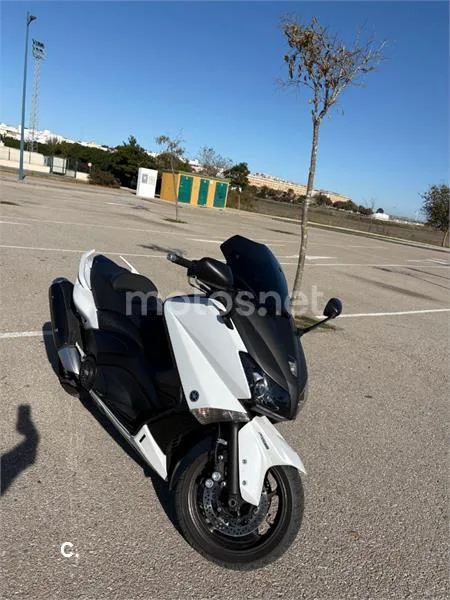 Yamaha TMAX 530 – Vista 11