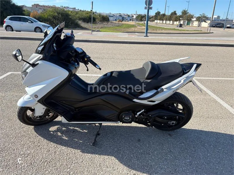 Yamaha TMAX 530 – Vista 4
