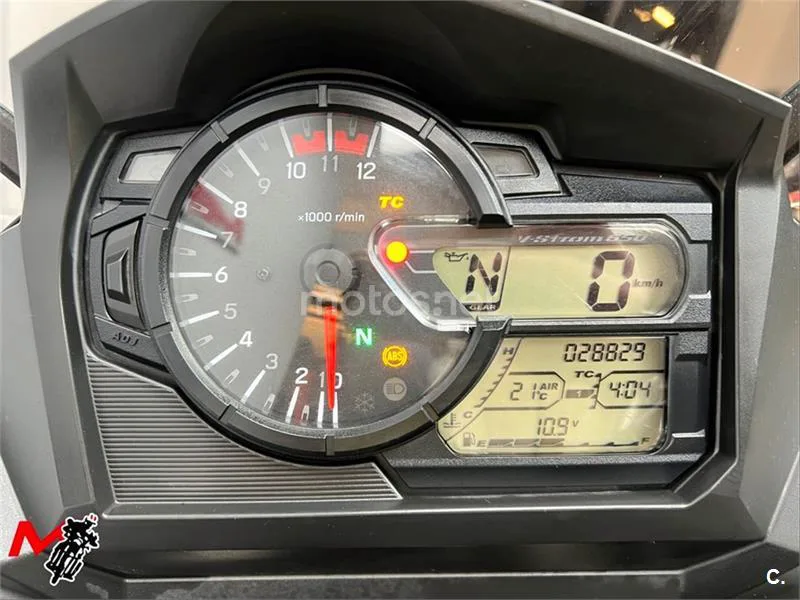 Suzuki V-Strom 650 XT – Vista 9