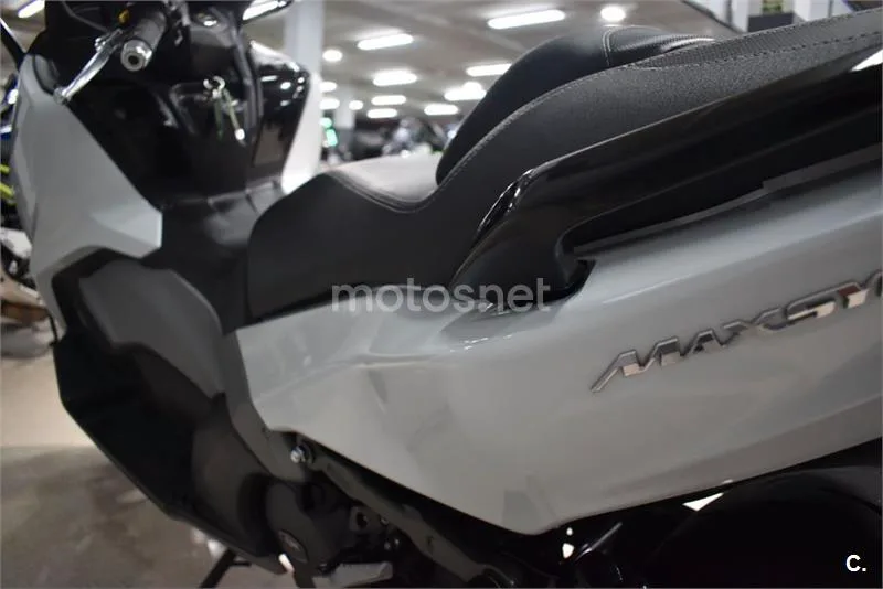 SYM Maxsym TL 500 – Vista 8