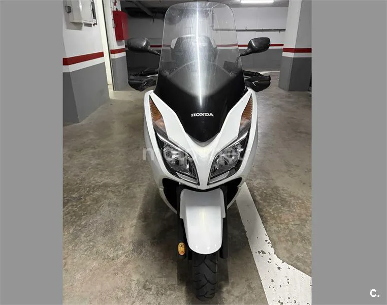 Honda NSS 300 Forza – Vista 3